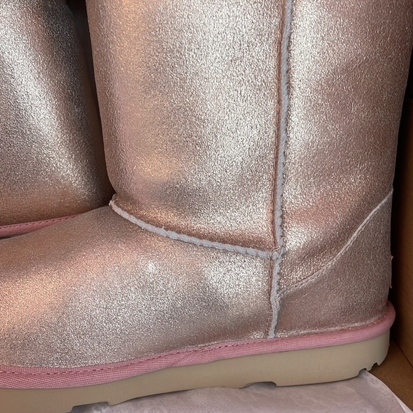 NEW Ugg rose gold with Pink Accent - Picture 4 of 8